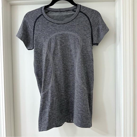 Lululemon Swiftly Short Sleeve Tech Tee, Gray & Black, Size 8, EUC - Picture 1 of 8